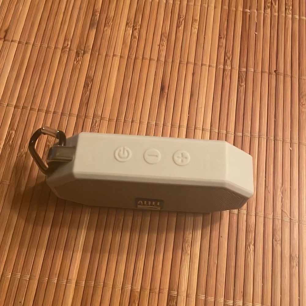 Mini portable speaker - Picture 2 of 3